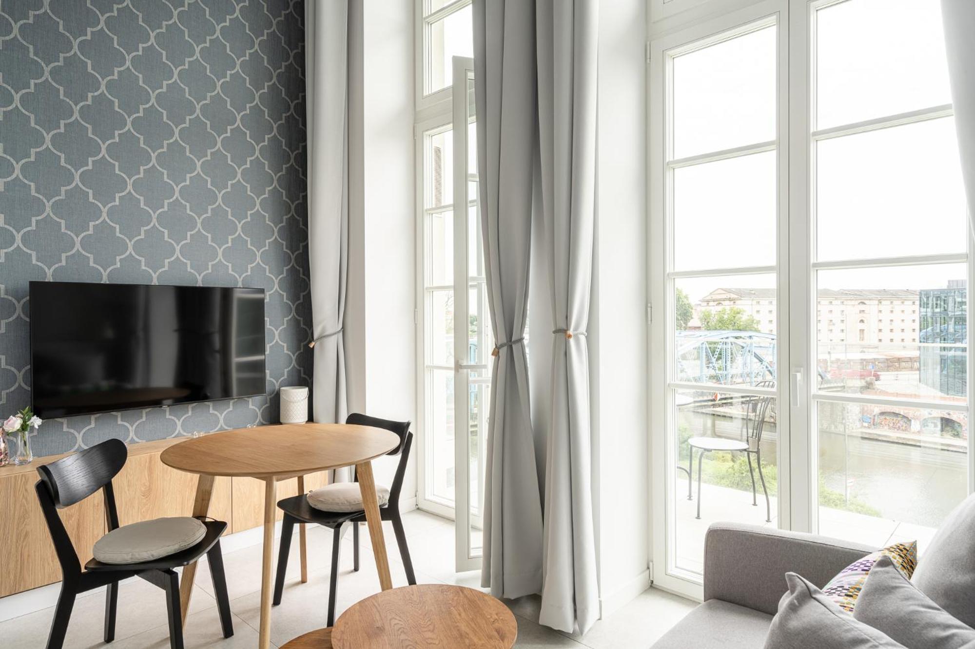 Rentplanet - Bulwar Staromiejski Apartment *